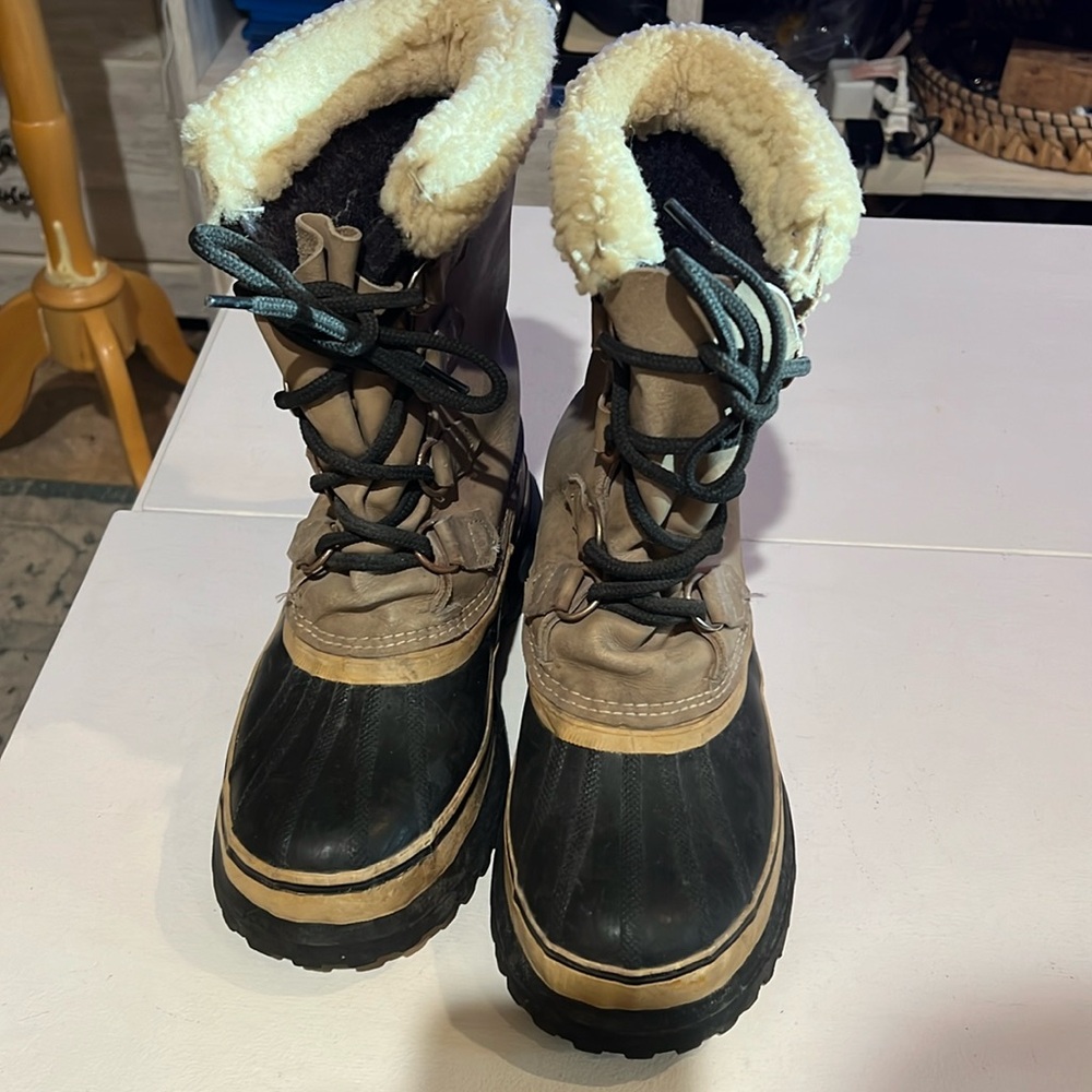 Sorel winter boots wool lining women’s size 6